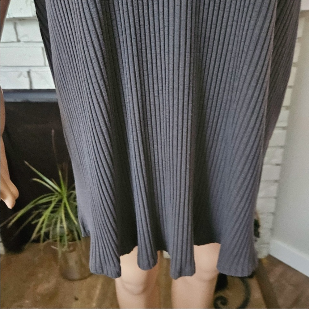 Gray Ribbed Women's Top - Picture 3 of 13